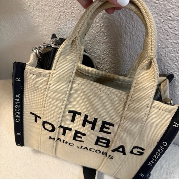 Marc Jacobs Jacquard The Tote Bag in warm sand - Picture 4 of 5